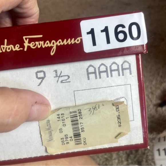 Vintage Salvatore Ferragamo Gray Genuine Leather low-heel shoe Size 9AAAA - Picture 15 of 15